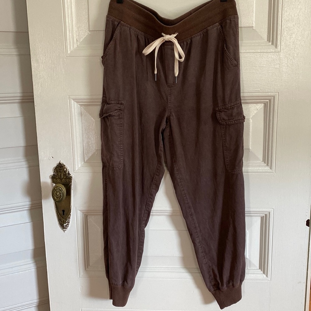 Aerie cargo pocket pull on pant